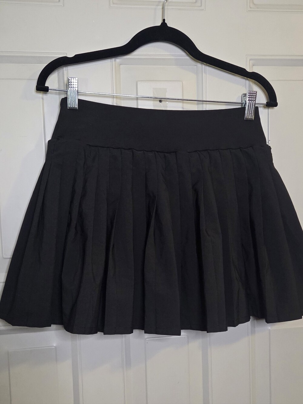Vital Life - Women's Black Pleated Flare/ Skater Mini Skort